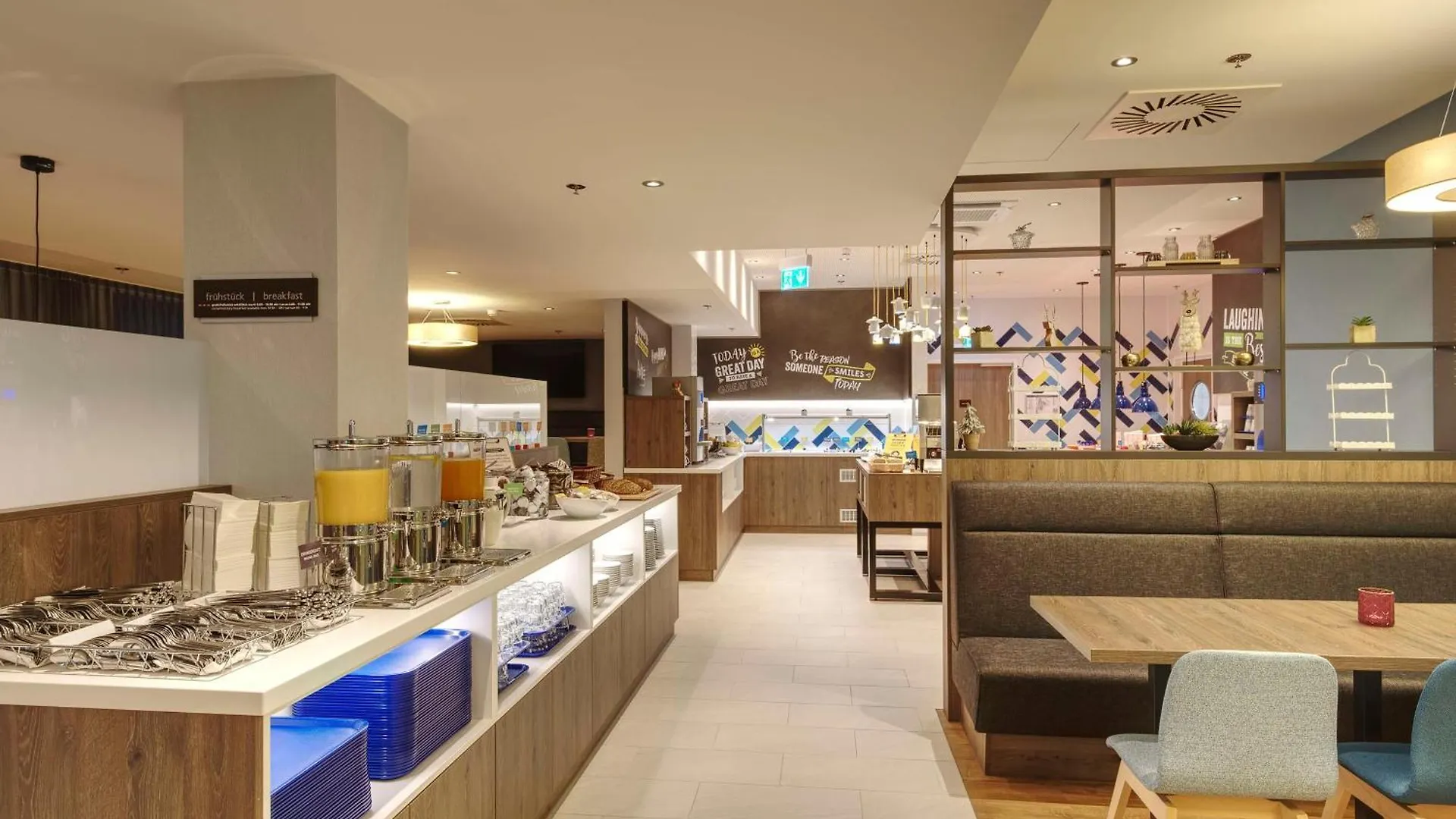 Hampton By Hilton Stuttgart City Centre 3*,